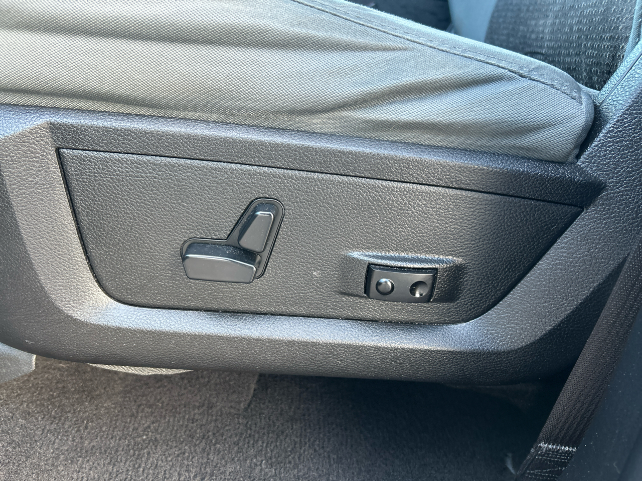 RAM 1500 4WD Quad Cab 140.5" Big Horn 2014