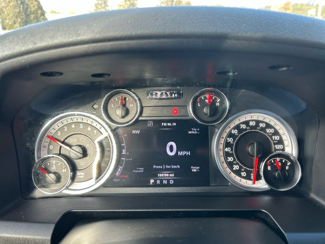 RAM 1500 4WD Quad Cab 140.5" Big Horn 2014