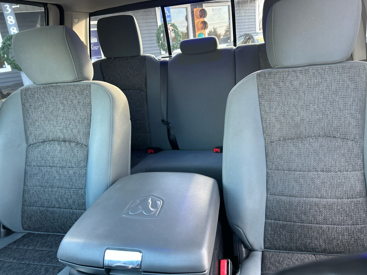 RAM 1500 4WD Quad Cab 140.5" Big Horn 2014