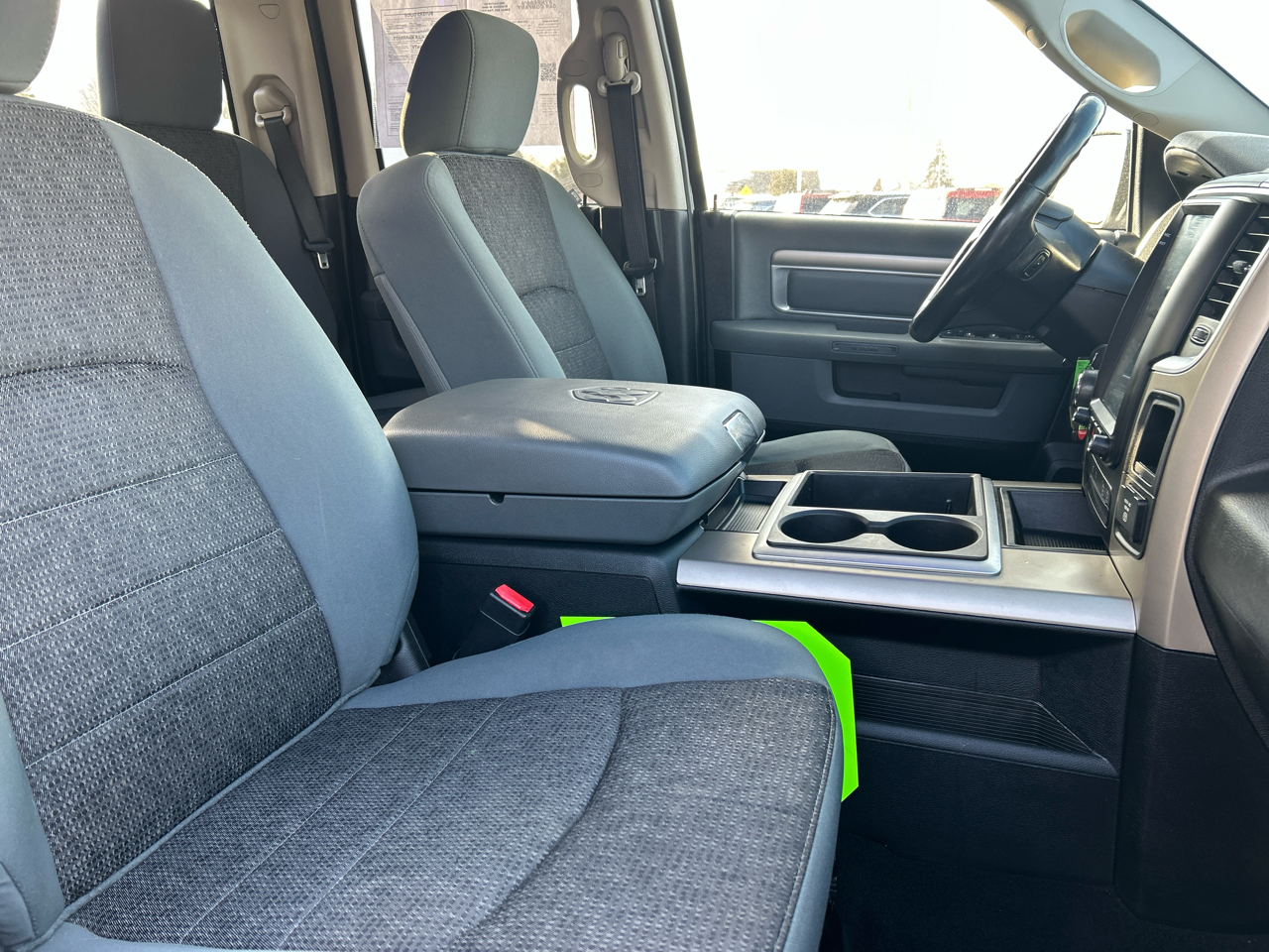 RAM 1500 4WD Quad Cab 140.5" Big Horn 2014