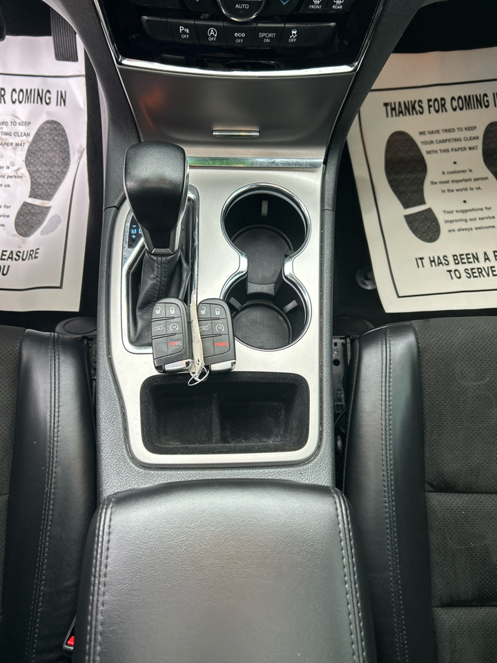 Jeep Grand Cherokee Laredo 4WD 2019