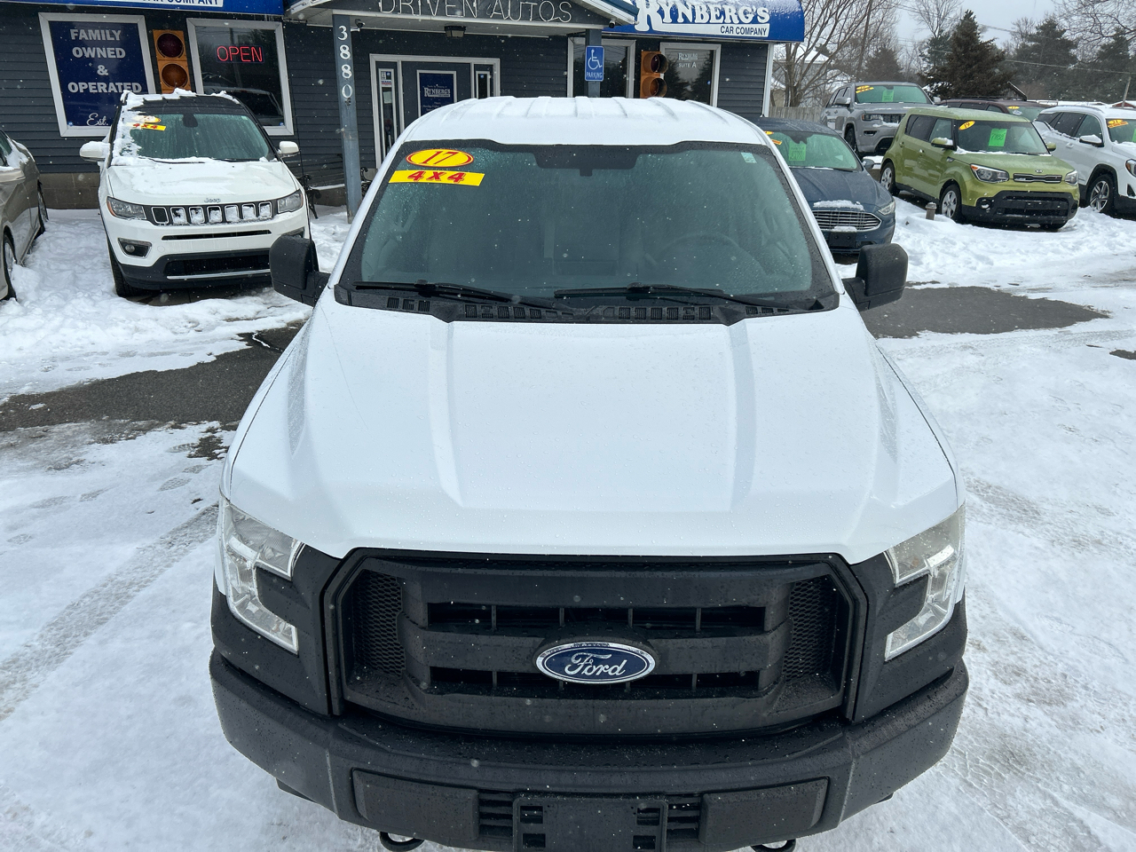 Ford F-150 4WD SuperCrew 145" XL 2017