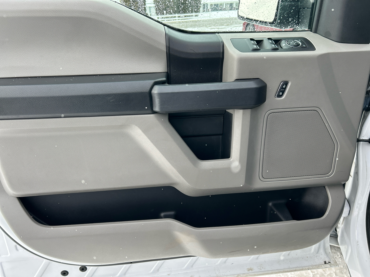 Ford F-150 4WD SuperCrew 145" XL 2017