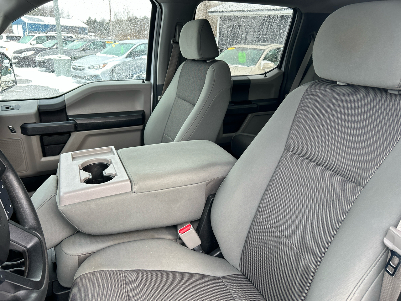 Ford F-150 4WD SuperCrew 145" XL 2017