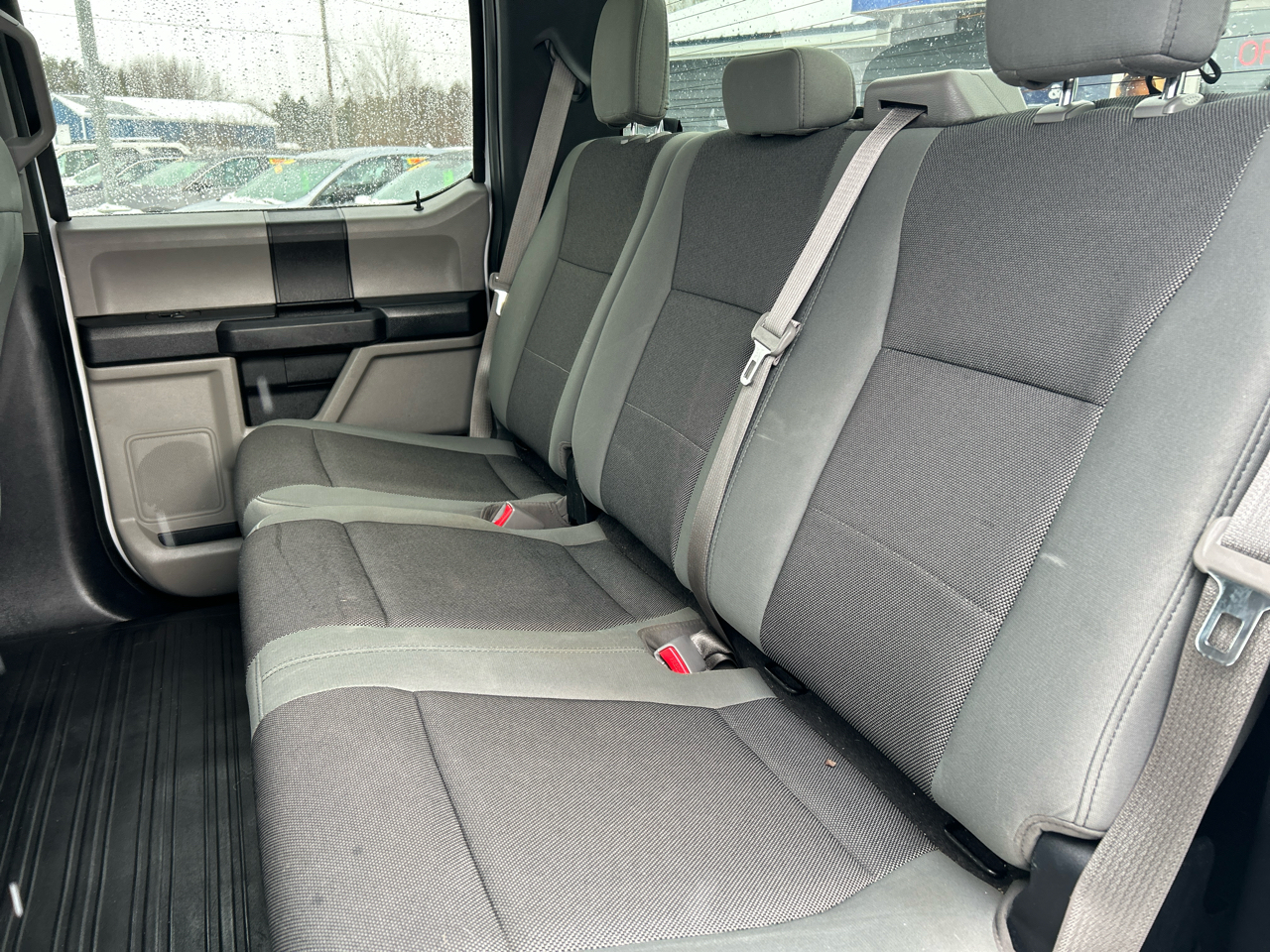 Ford F-150 4WD SuperCrew 145" XL 2017