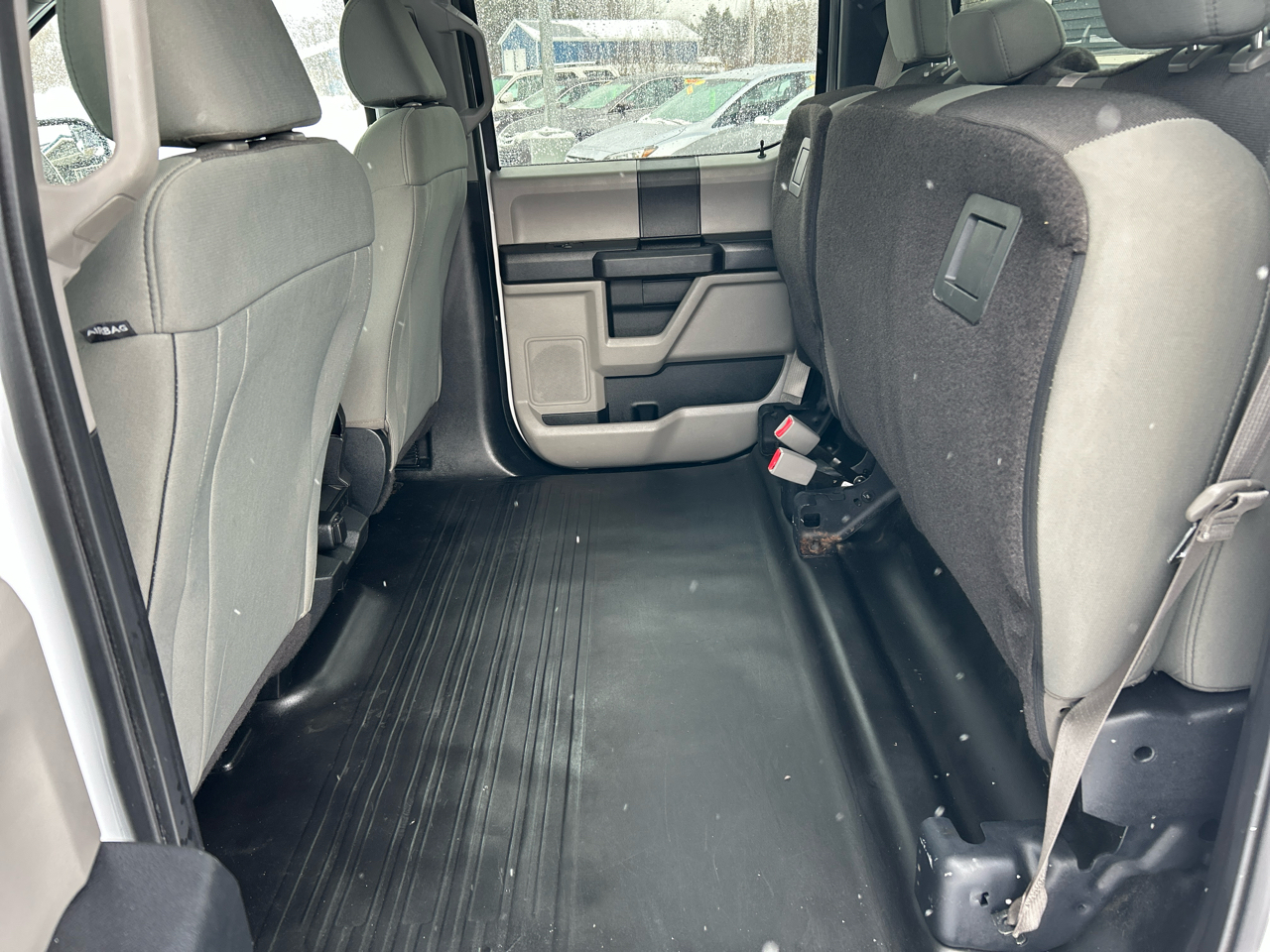 Ford F-150 4WD SuperCrew 145" XL 2017