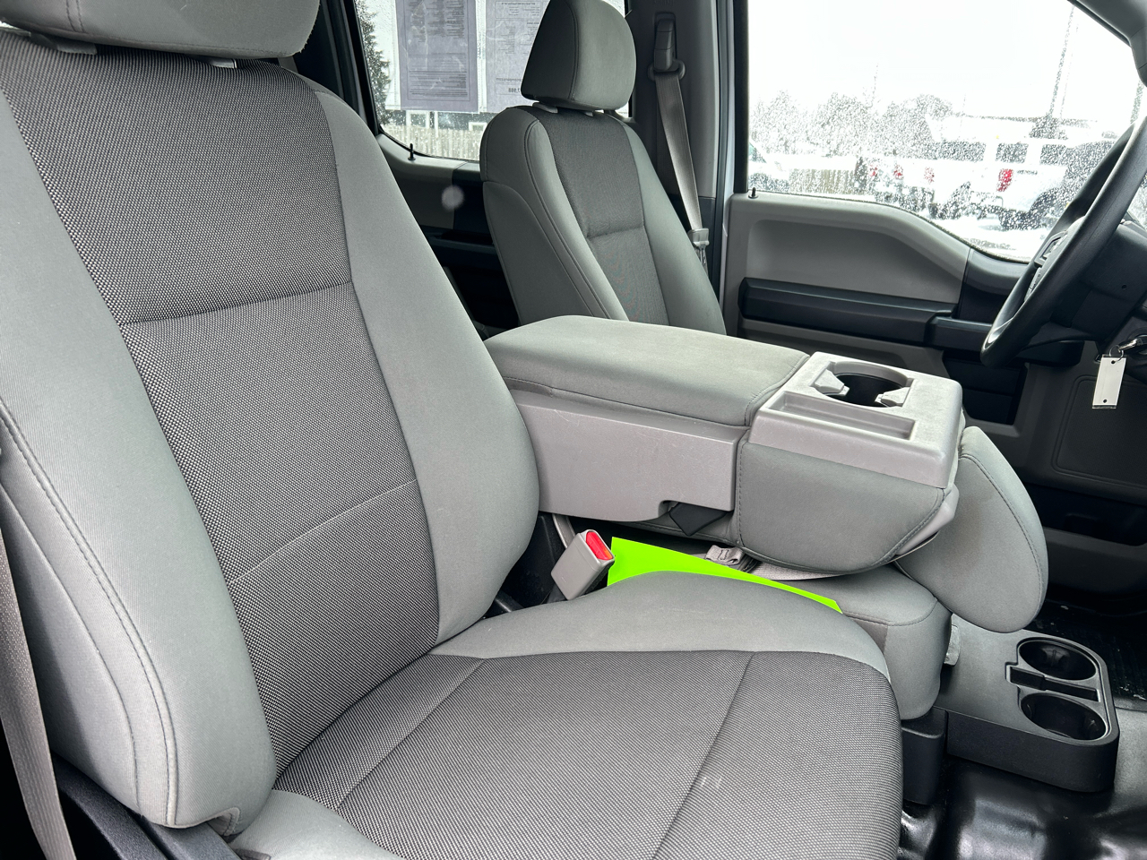 Ford F-150 4WD SuperCrew 145" XL 2017