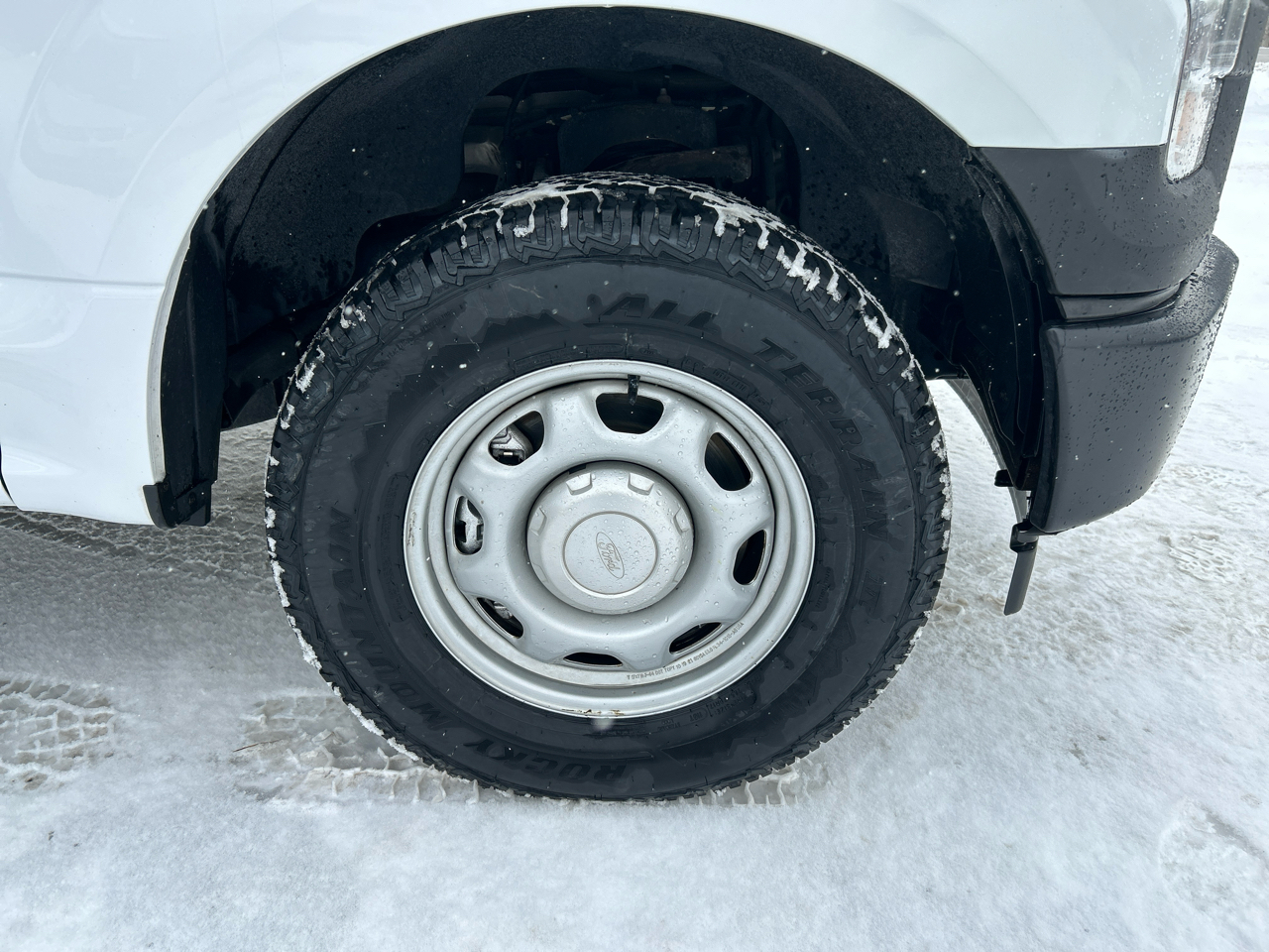 Ford F-150 4WD SuperCrew 145" XL 2017