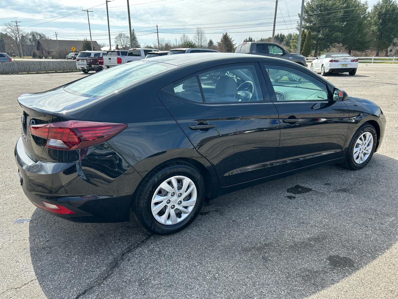 Hyundai Elantra SE 6M 2020