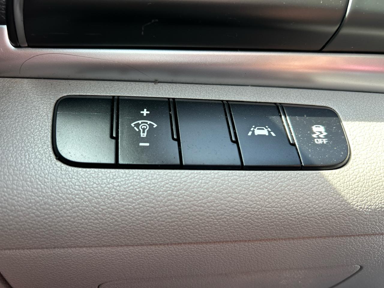 Hyundai Elantra SE 6M 2020