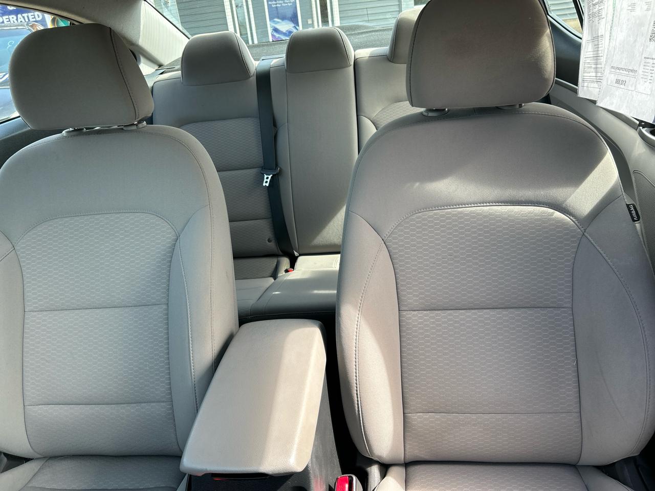 Hyundai Elantra SE 6M 2020