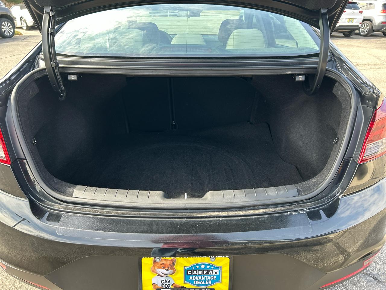 Hyundai Elantra SE 6M 2020