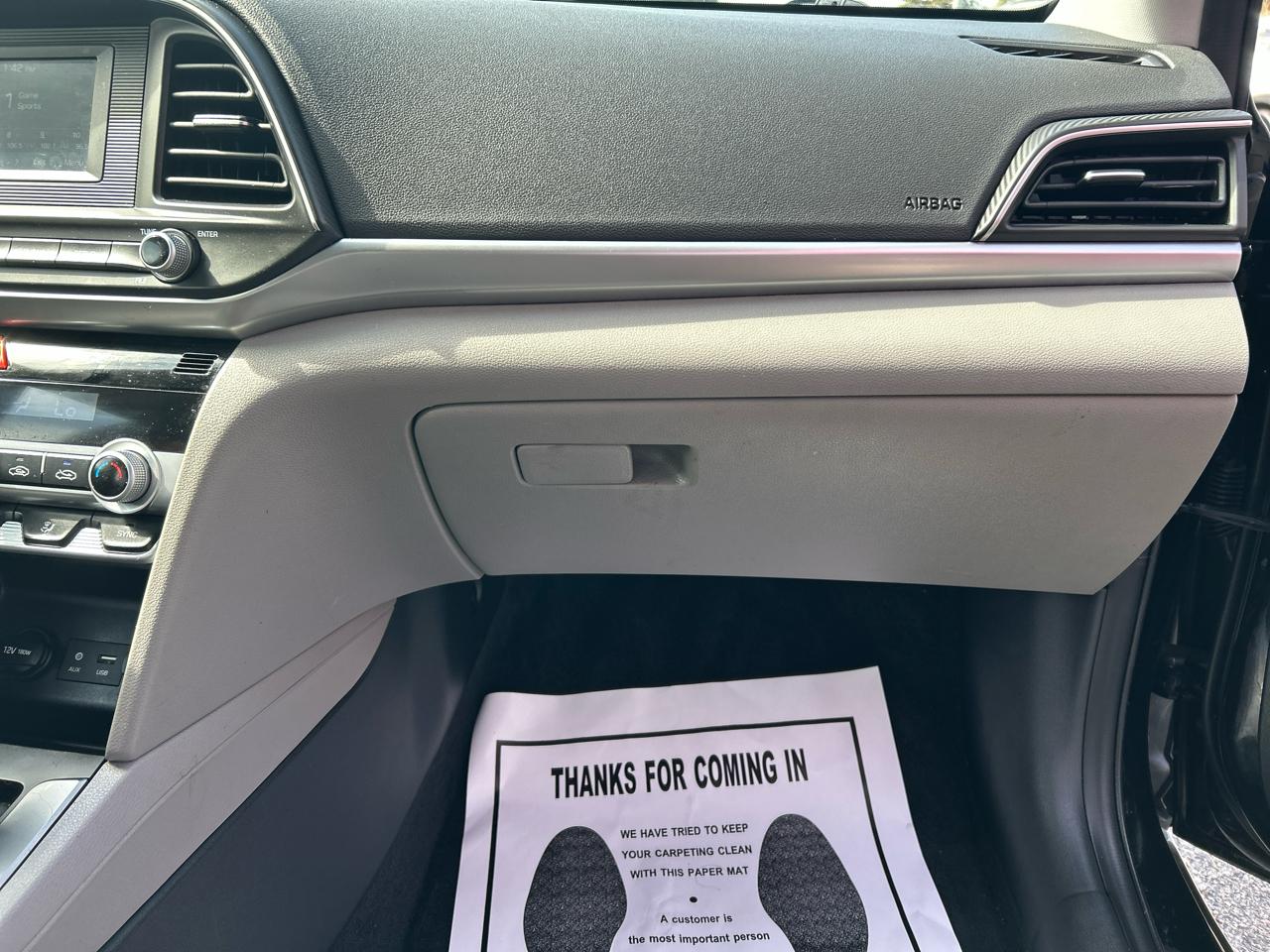 Hyundai Elantra SE 6M 2020