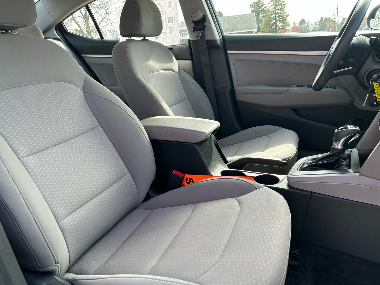 Hyundai Elantra SE 6M 2020