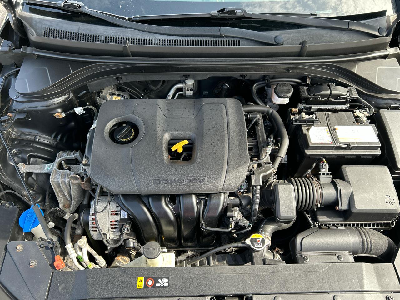 Hyundai Elantra SE 6M 2020