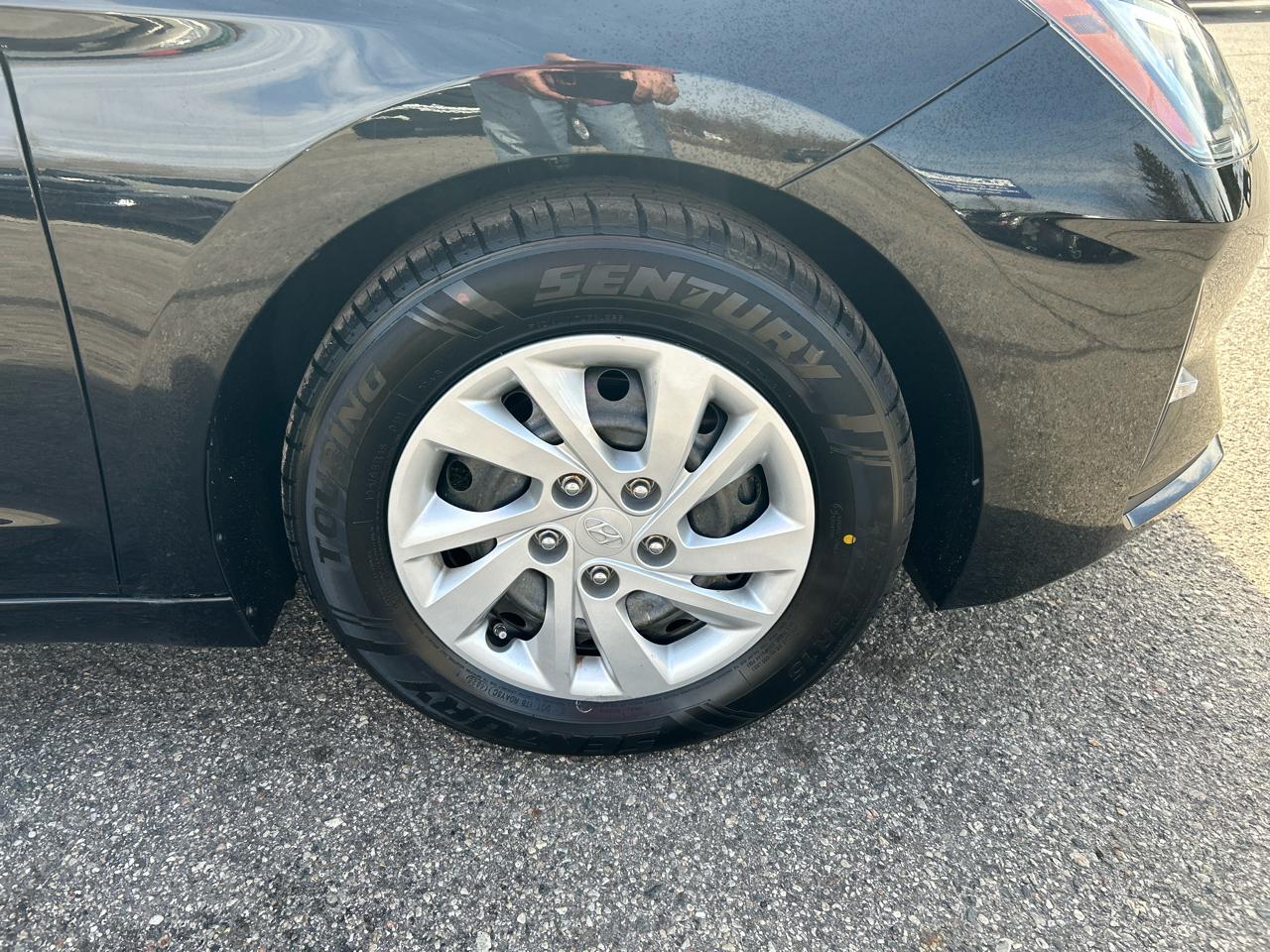 Hyundai Elantra SE 6M 2020