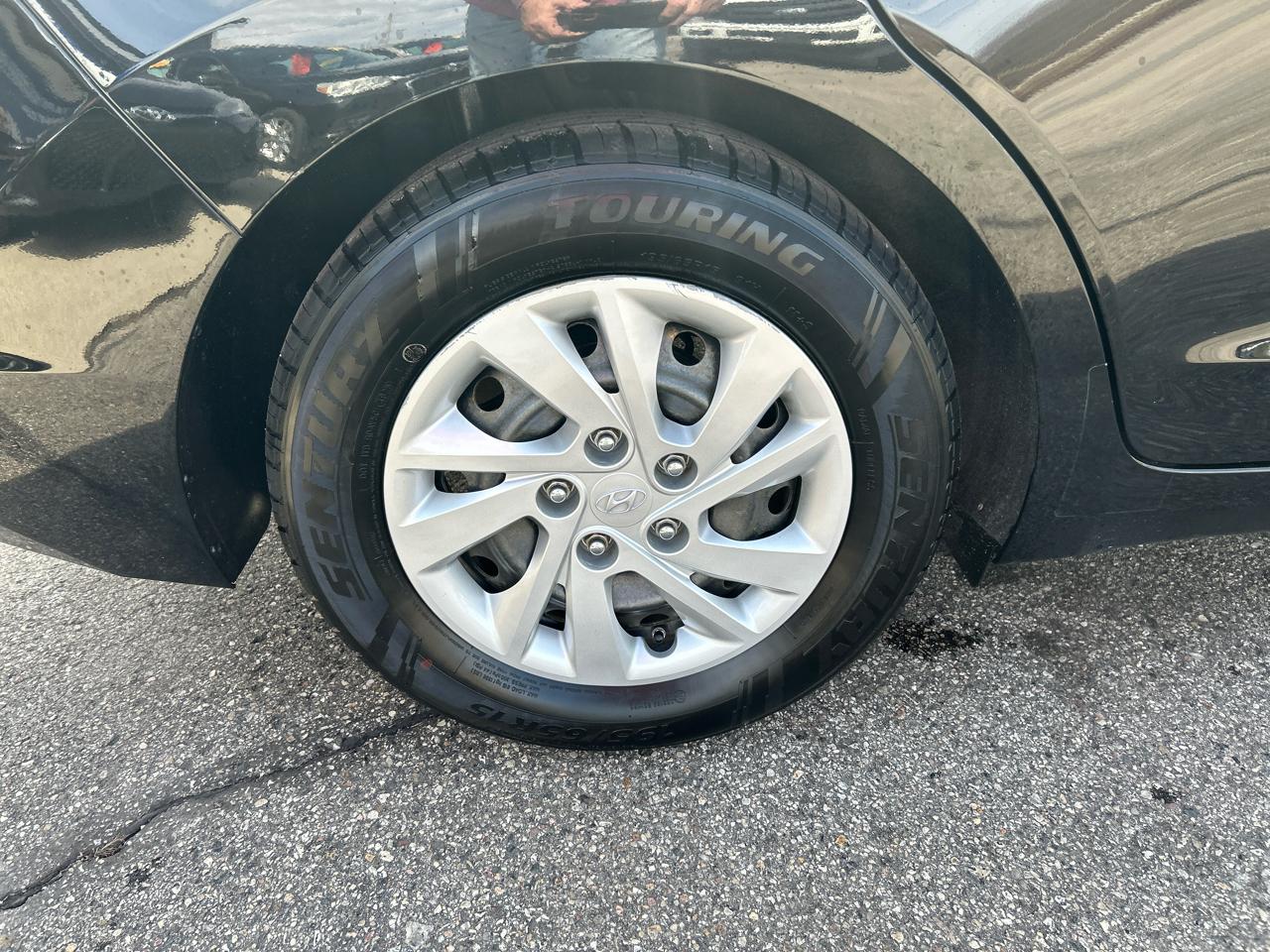 Hyundai Elantra SE 6M 2020