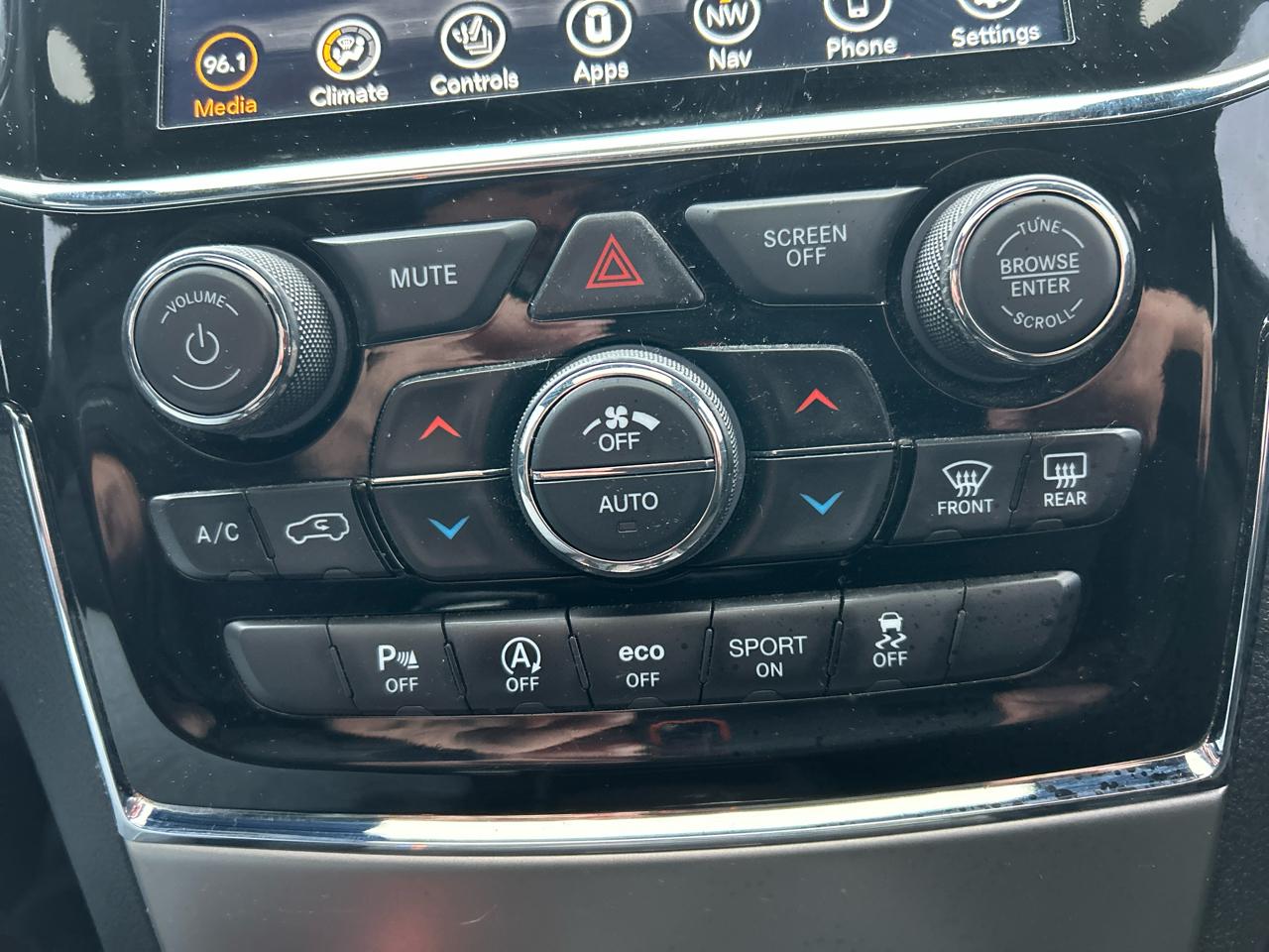 Jeep Grand Cherokee Laredo E 4WD 2021