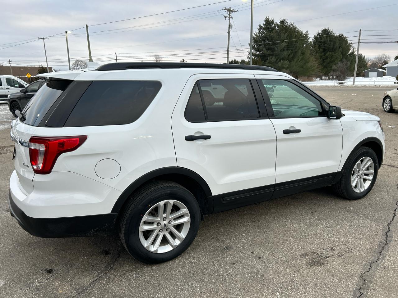 Ford Explorer Base 4WD 2016