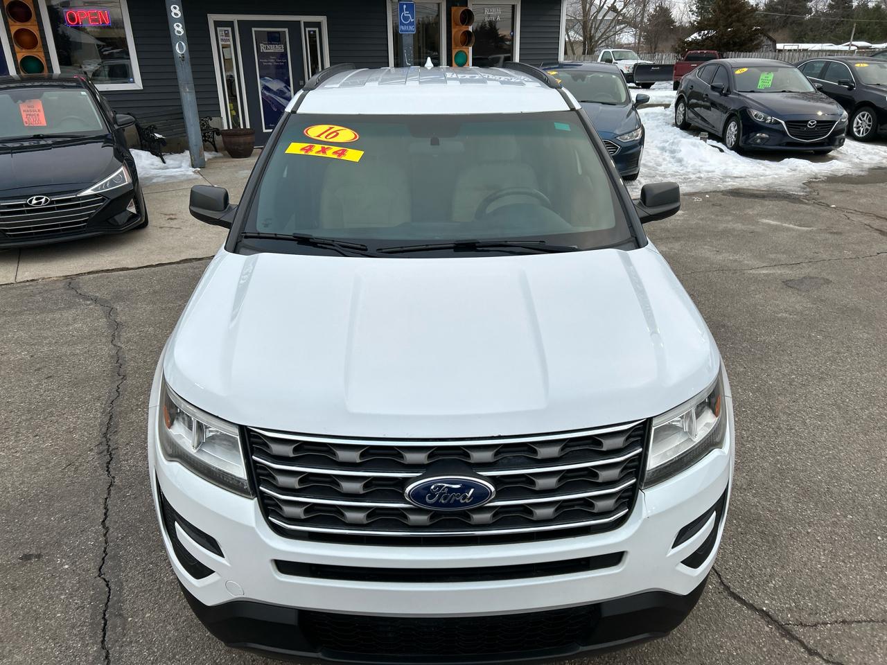 Ford Explorer Base 4WD 2016