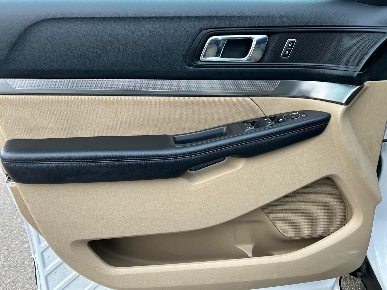 Ford Explorer Base 4WD 2016