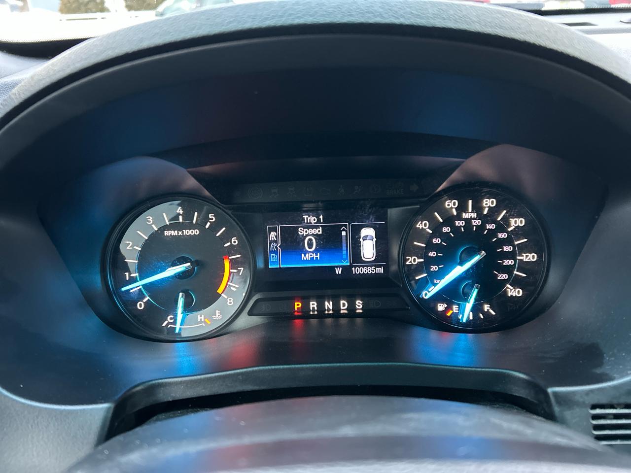 Ford Explorer Base 4WD 2016