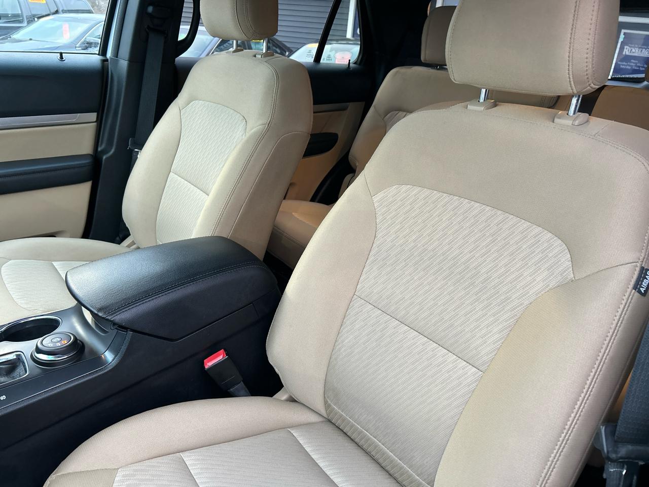 Ford Explorer Base 4WD 2016