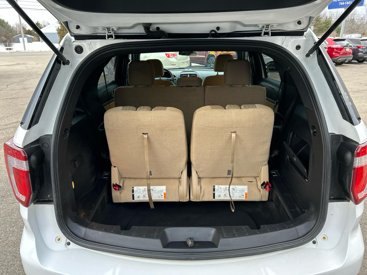 Ford Explorer Base 4WD 2016