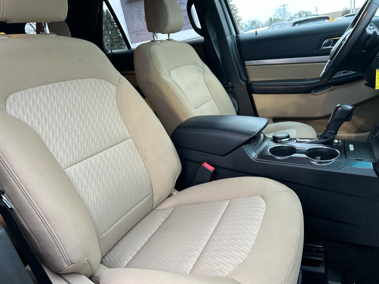 Ford Explorer Base 4WD 2016