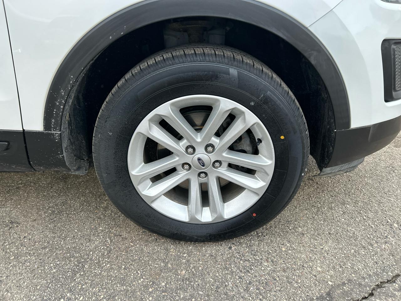 Ford Explorer Base 4WD 2016