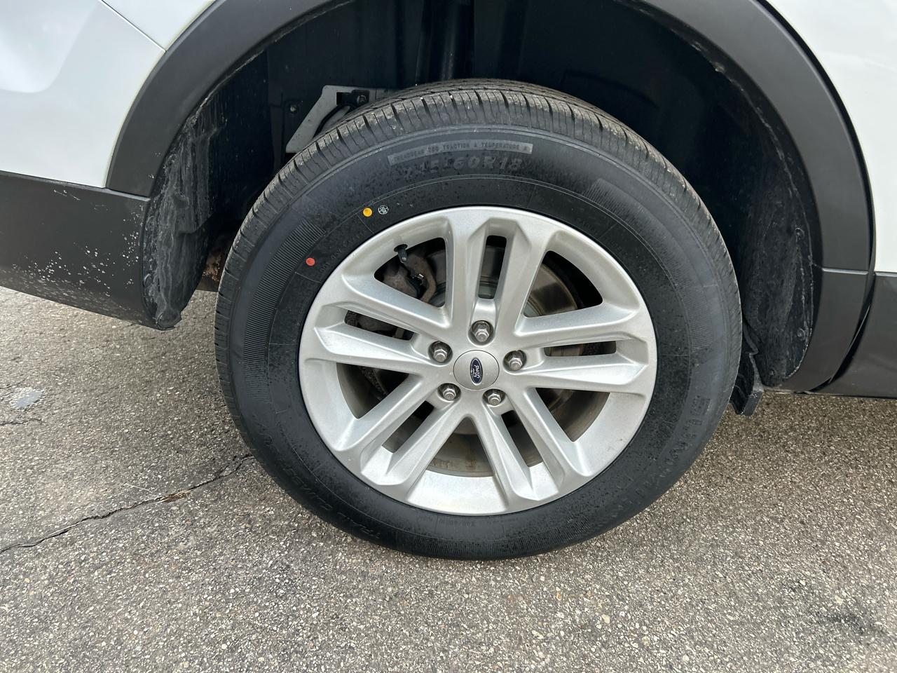 Ford Explorer Base 4WD 2016