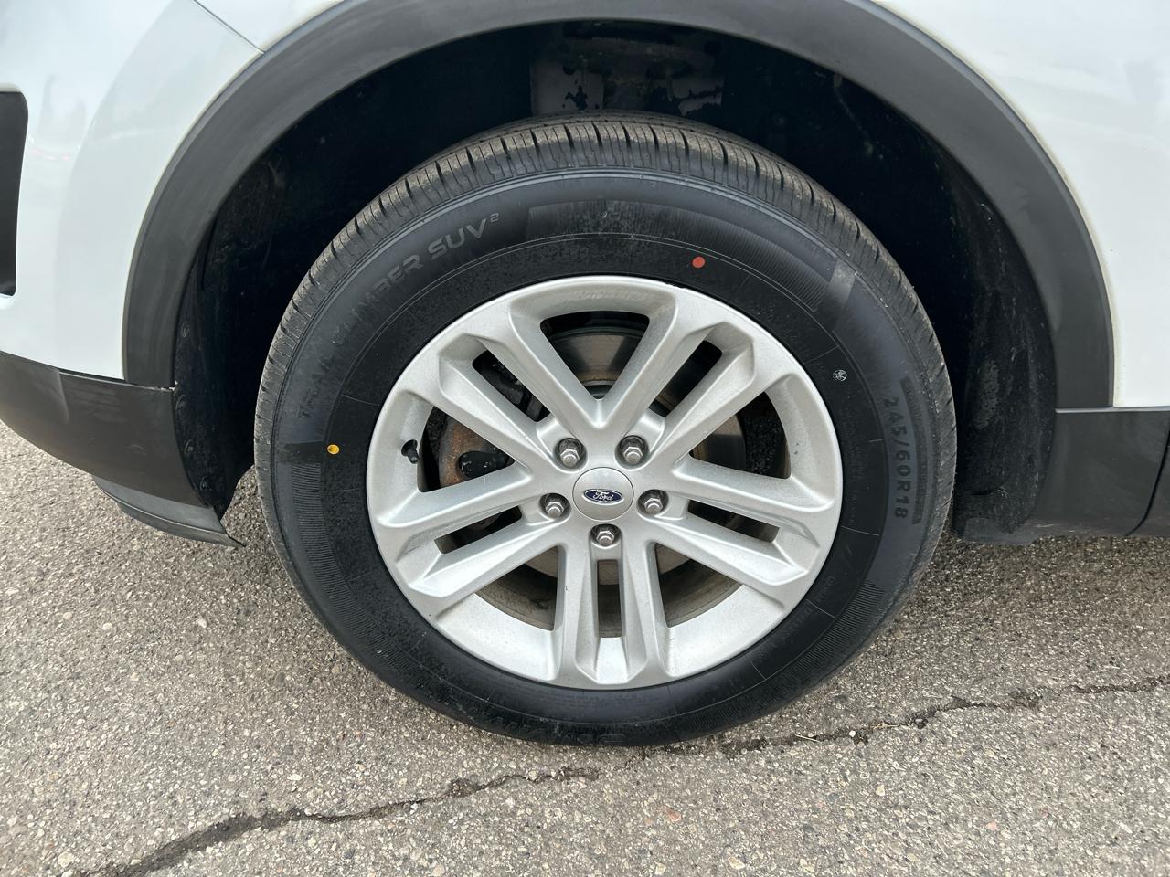 Ford Explorer Base 4WD 2016