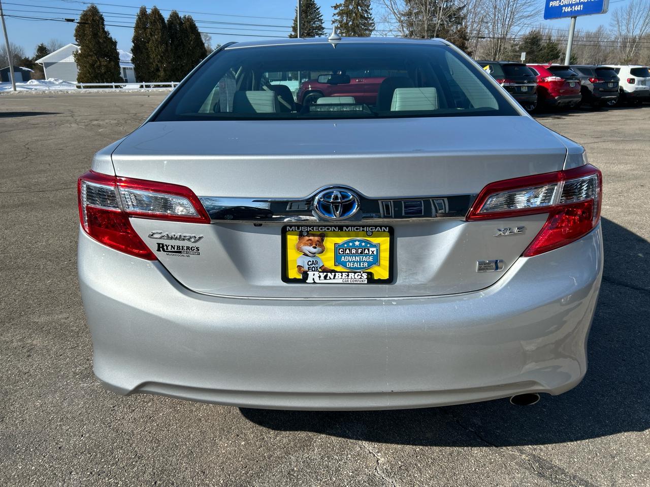 Toyota Camry Hybrid XLE 2014