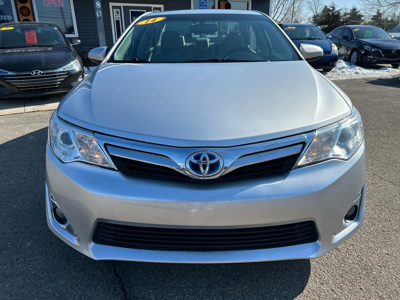 Toyota Camry Hybrid XLE 2014