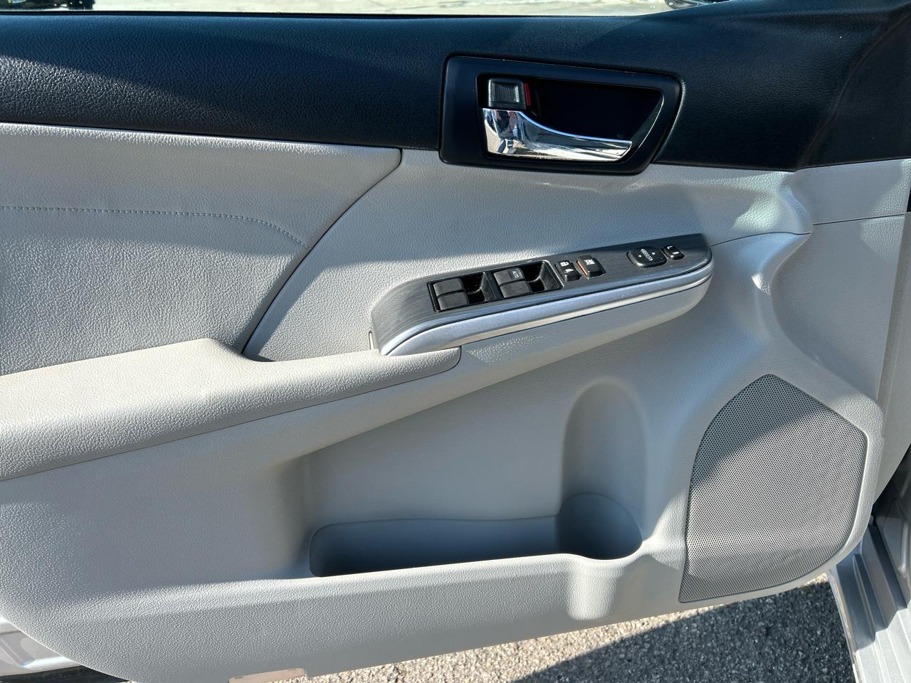 Toyota Camry Hybrid XLE 2014