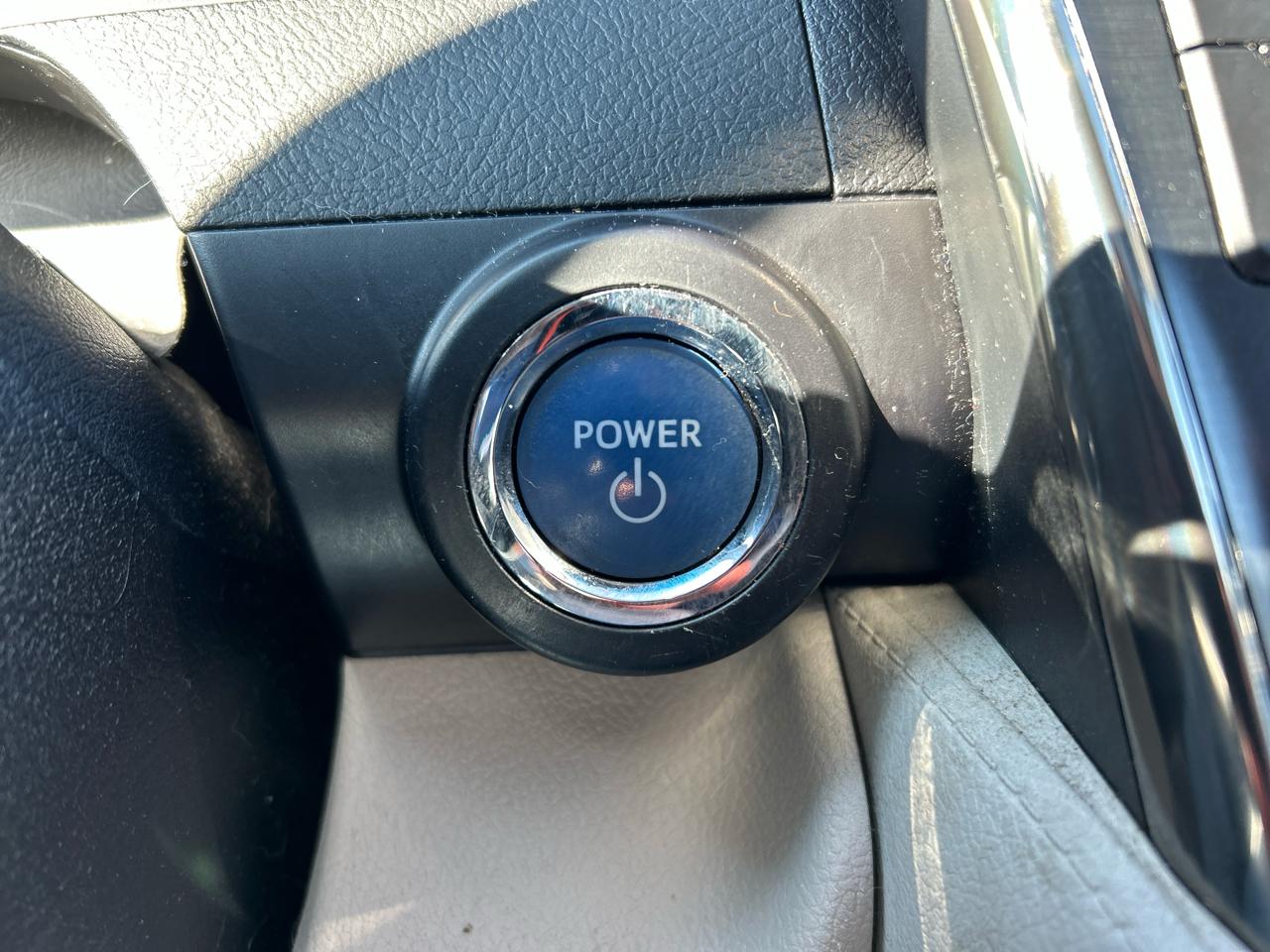 Toyota Camry Hybrid XLE 2014