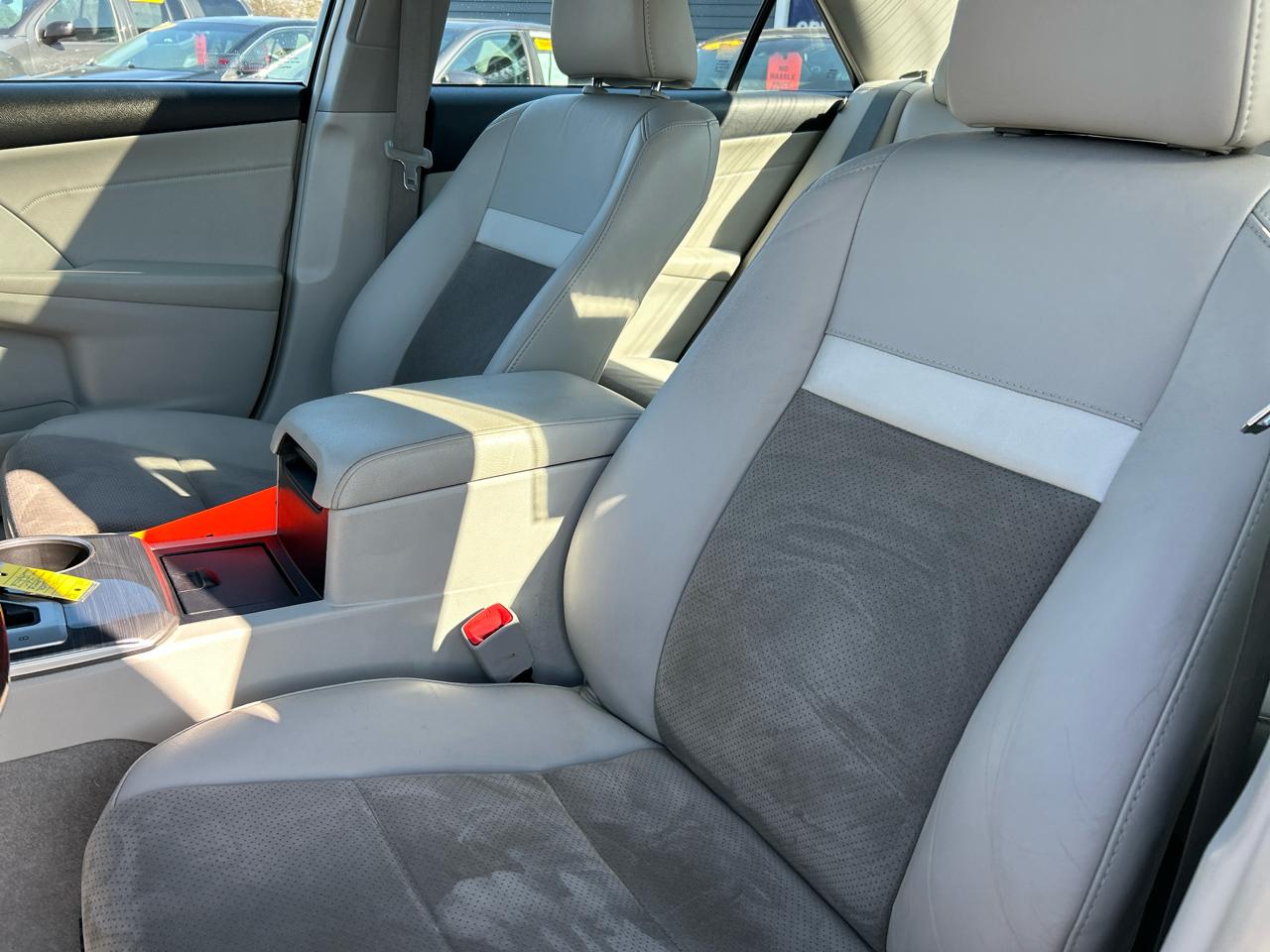 Toyota Camry Hybrid XLE 2014