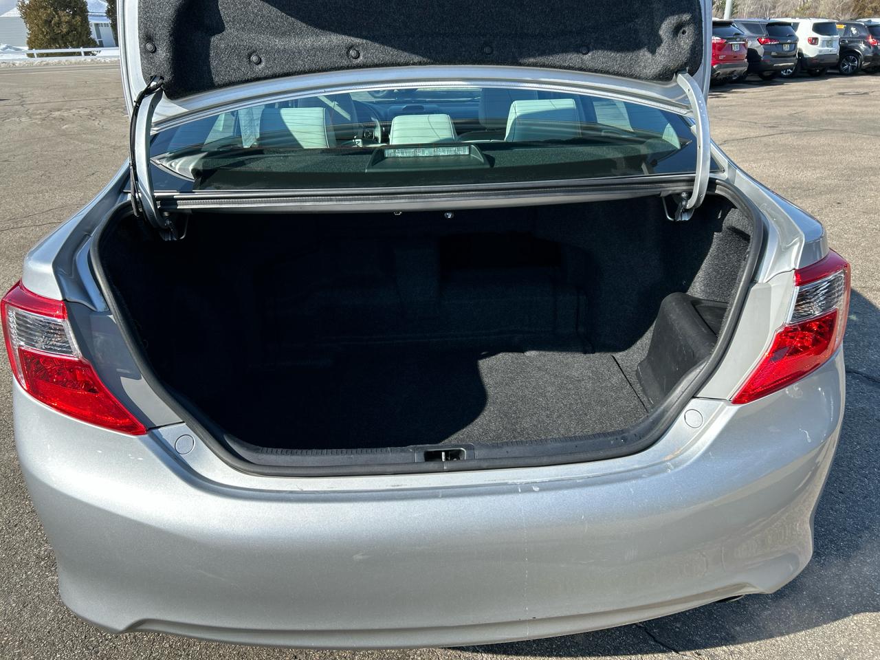 Toyota Camry Hybrid XLE 2014