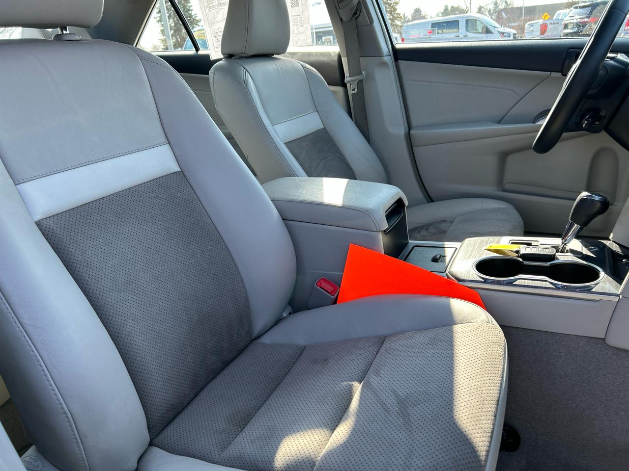 Toyota Camry Hybrid XLE 2014