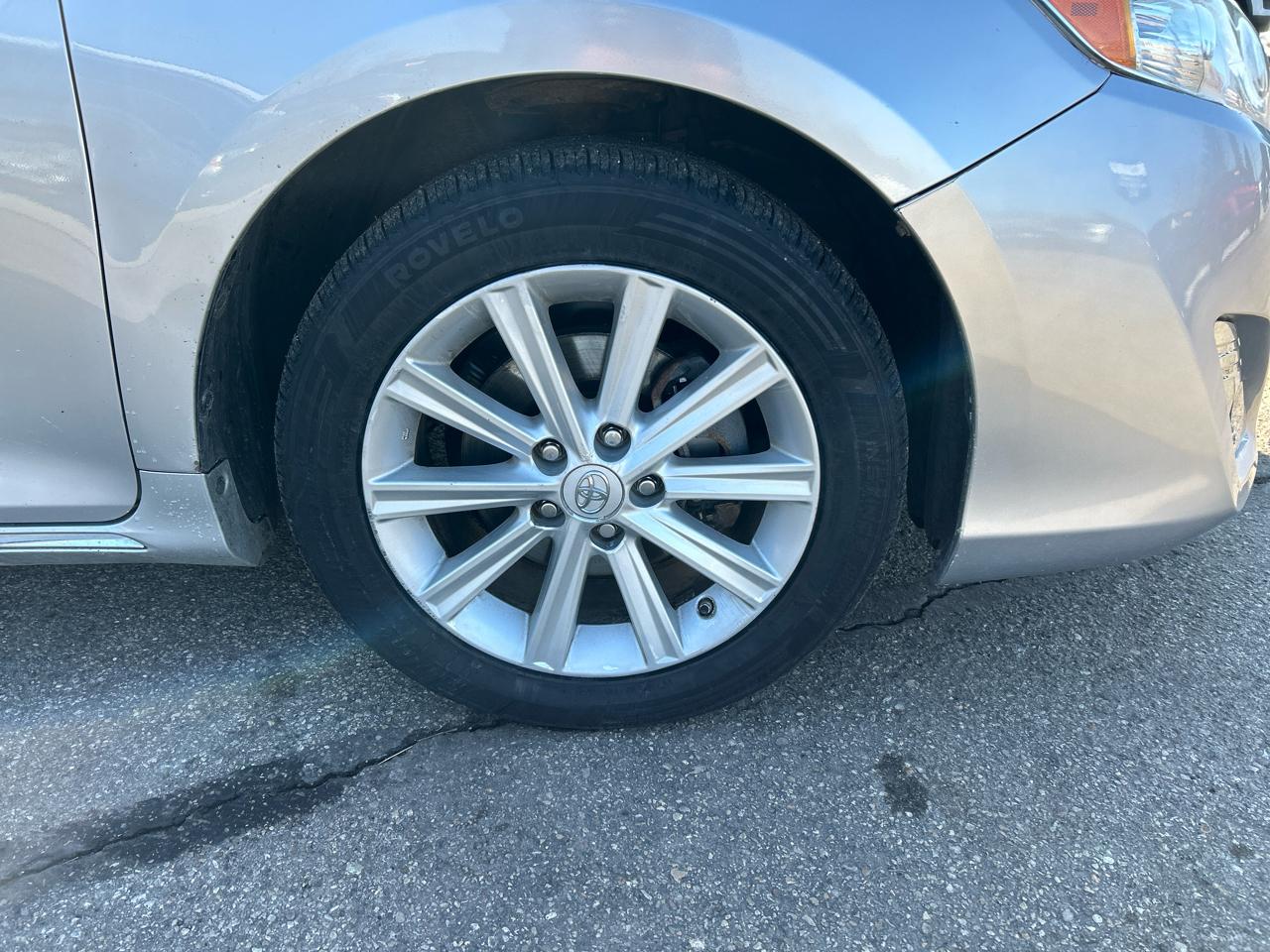 Toyota Camry Hybrid XLE 2014