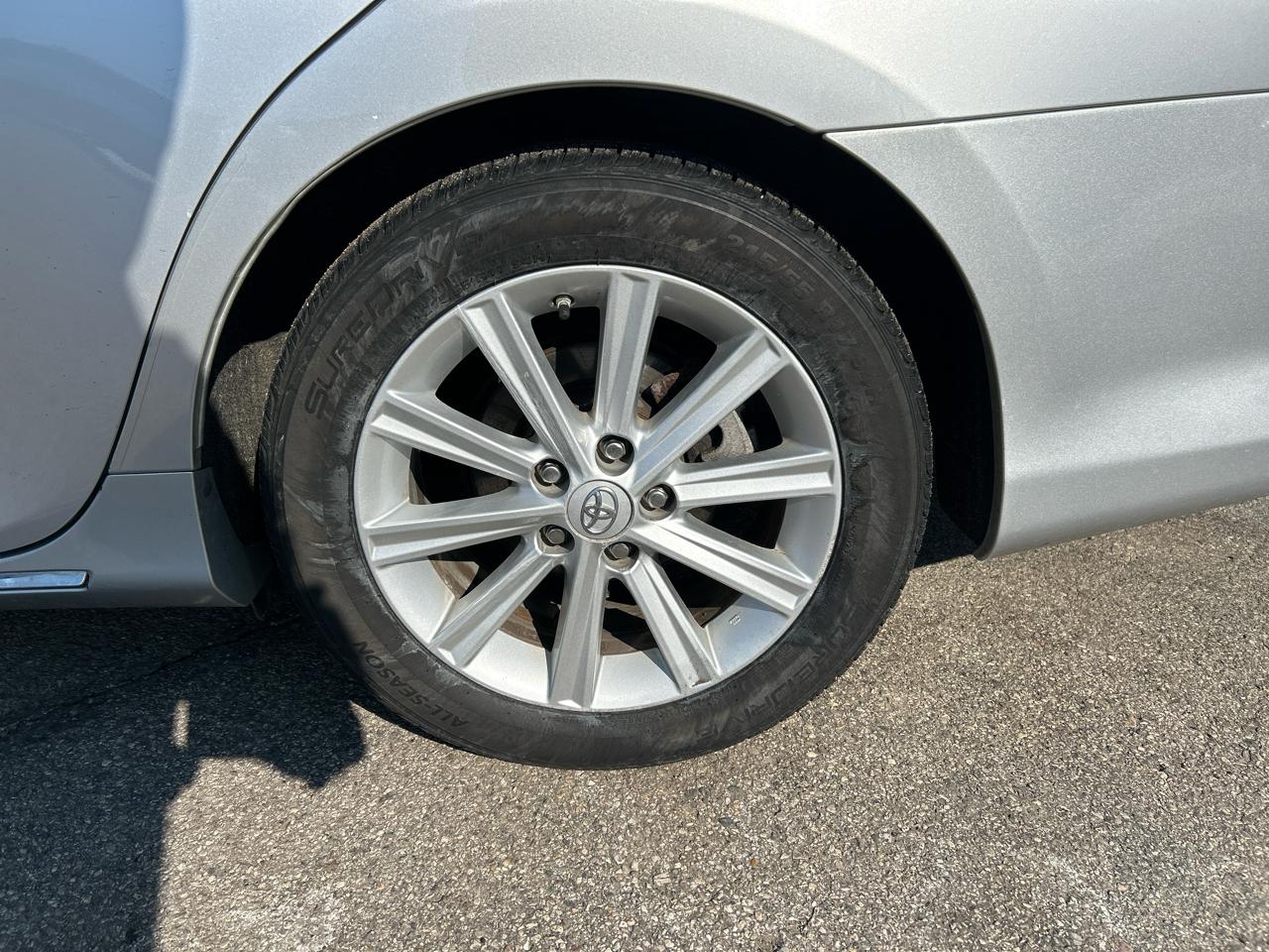 Toyota Camry Hybrid XLE 2014