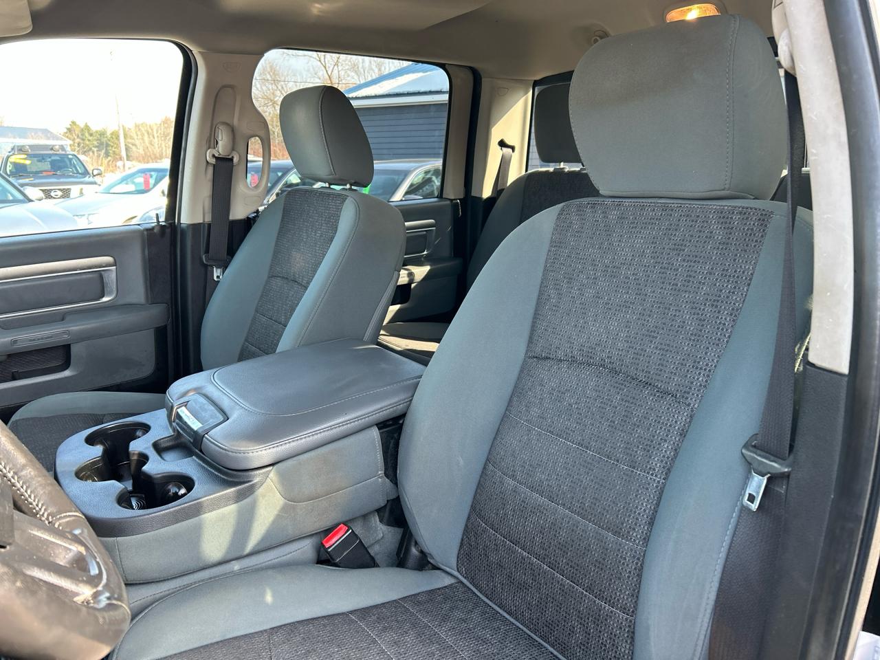 RAM 1500 4WD Crew Cab 149" Big Horn 2014