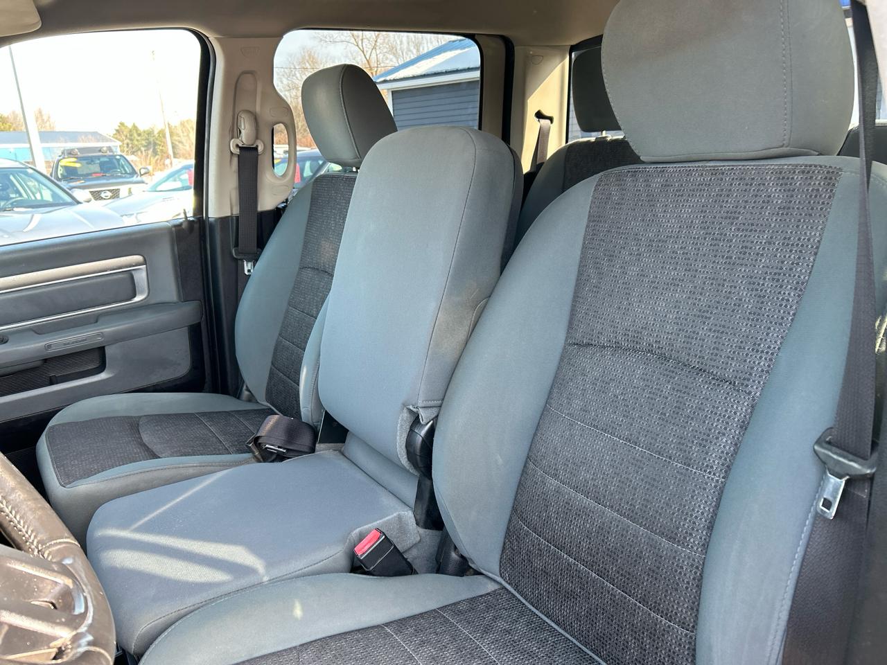 RAM 1500 4WD Crew Cab 149" Big Horn 2014