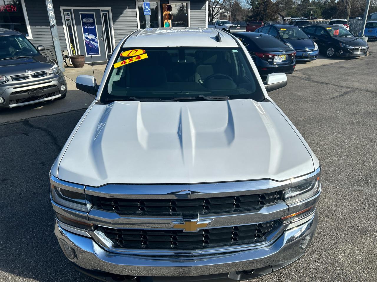 Chevrolet Silverado 1500 1LT Crew Cab 4WD 2017