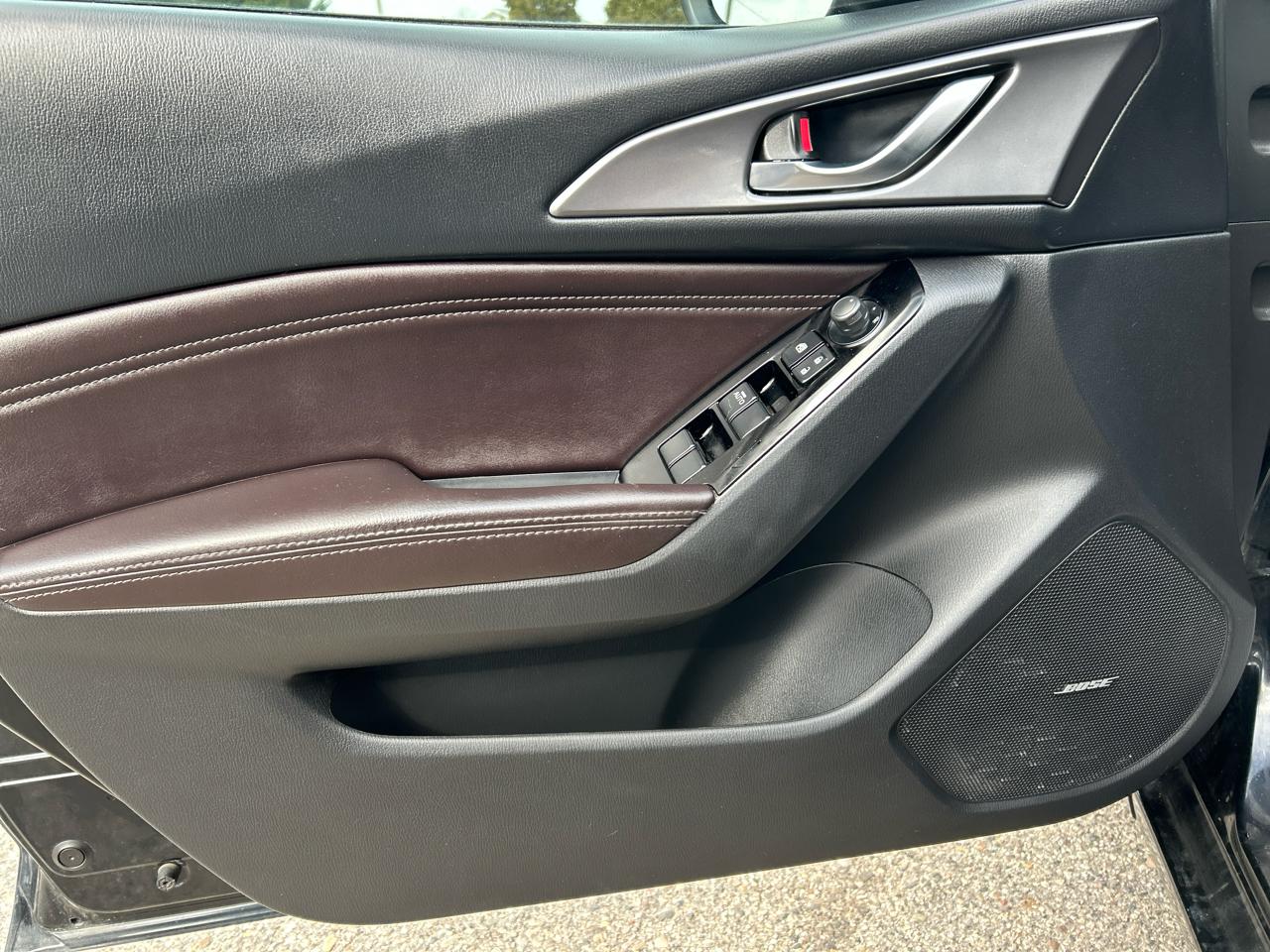 Mazda MAZDA3 s Grand Touring AT 5-Door 2017