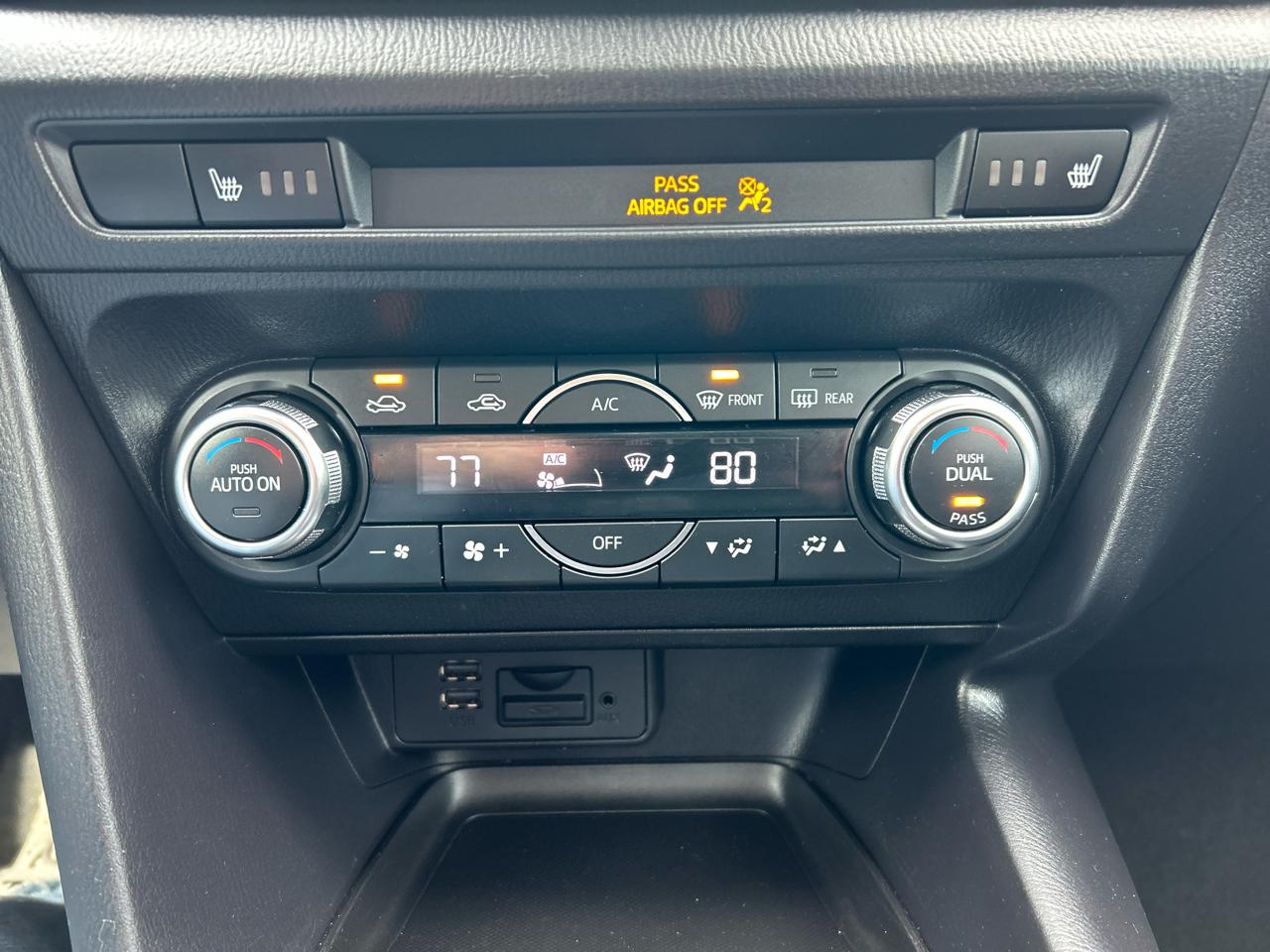 Mazda MAZDA3 s Grand Touring AT 5-Door 2017