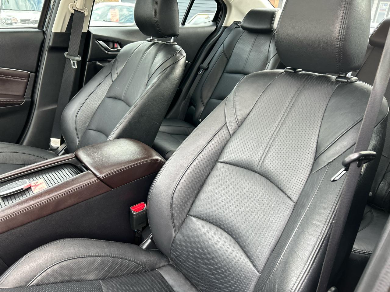 Mazda MAZDA3 s Grand Touring AT 5-Door 2017