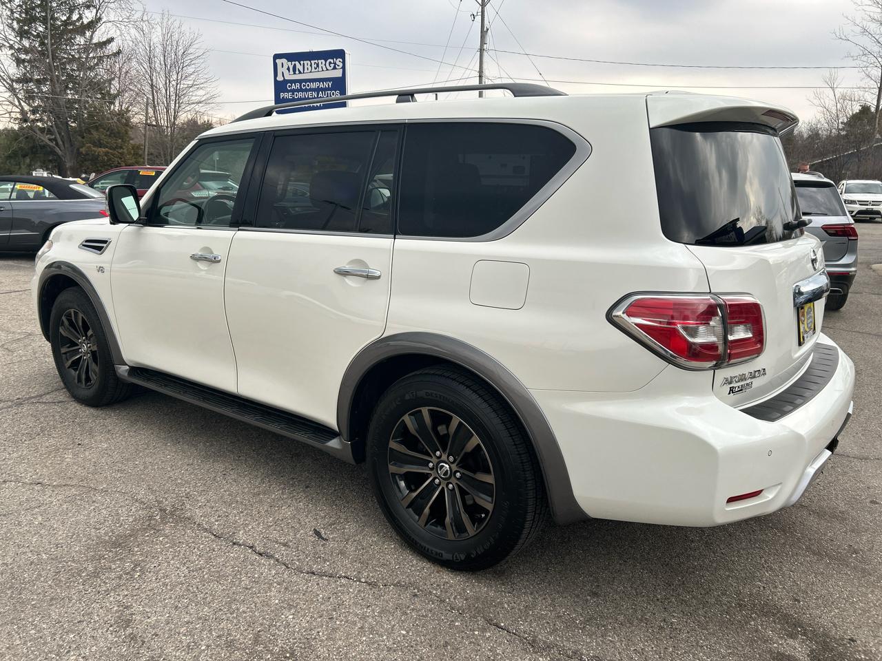 Nissan Armada Platinum AWD 2017