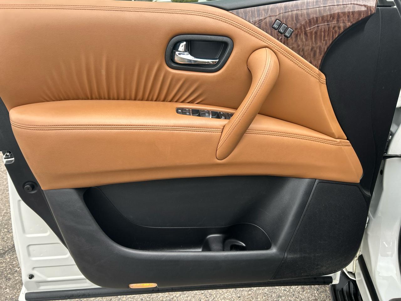 Nissan Armada Platinum AWD 2017