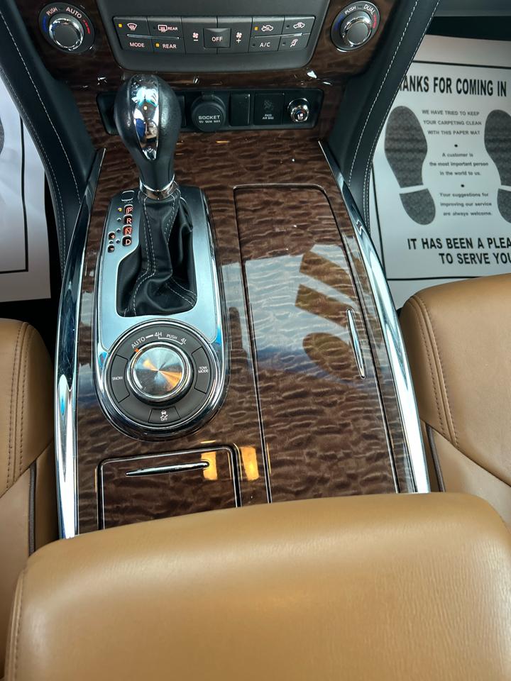 Nissan Armada Platinum AWD 2017